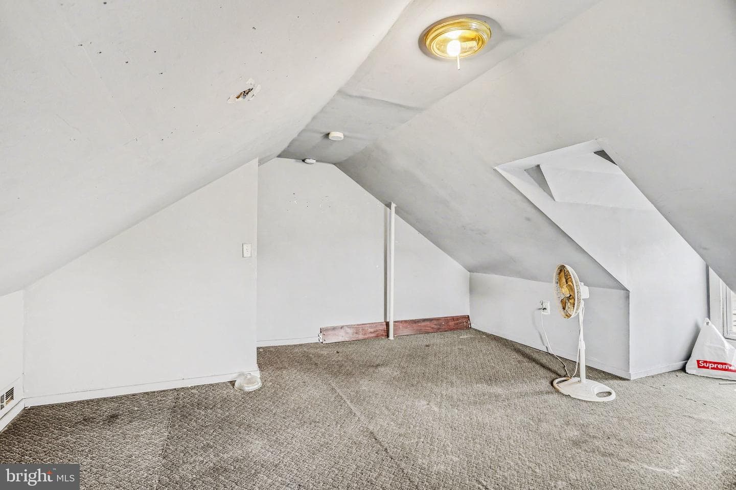1269 E Philadelphia Street photo 17
