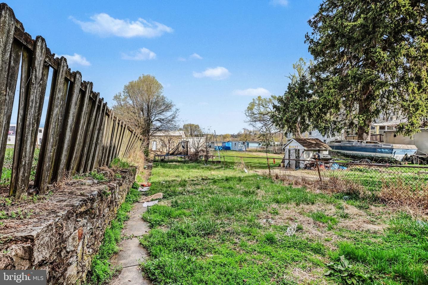 1269 E Philadelphia Street photo 18
