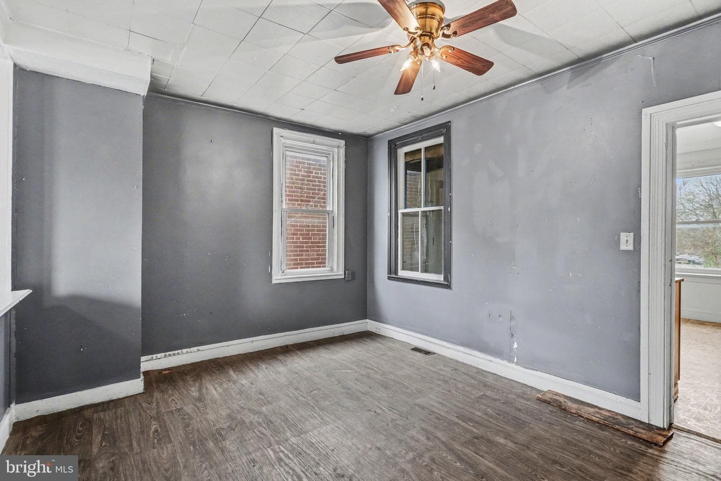1269 E Philadelphia Street photo 6