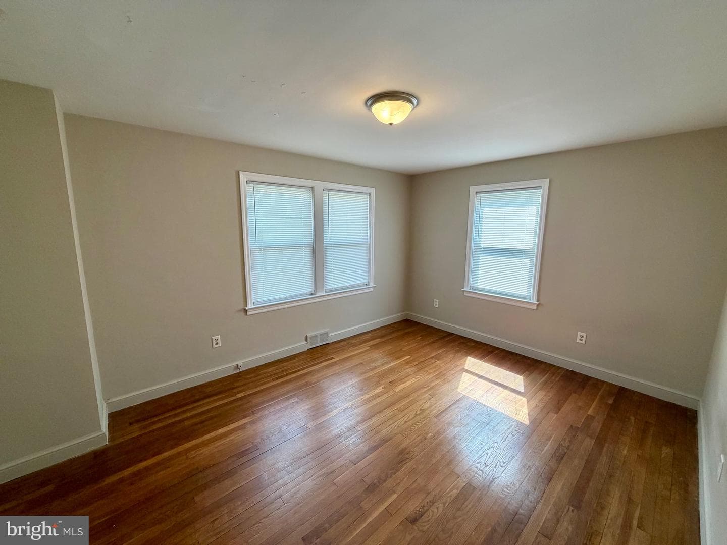 310 S Kershaw Street photo 13