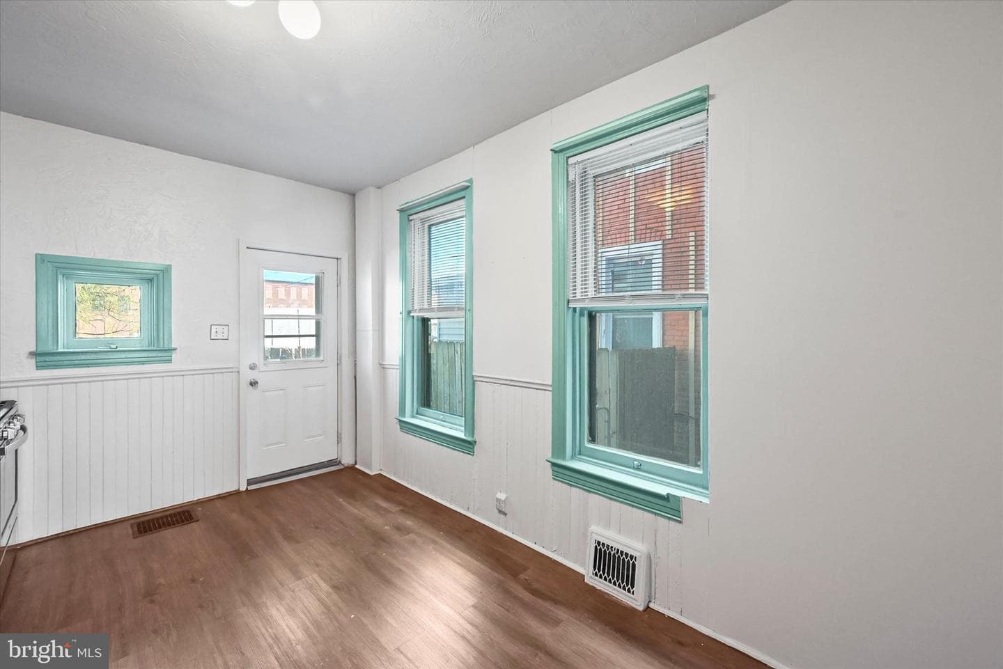 707 York Street photo 11