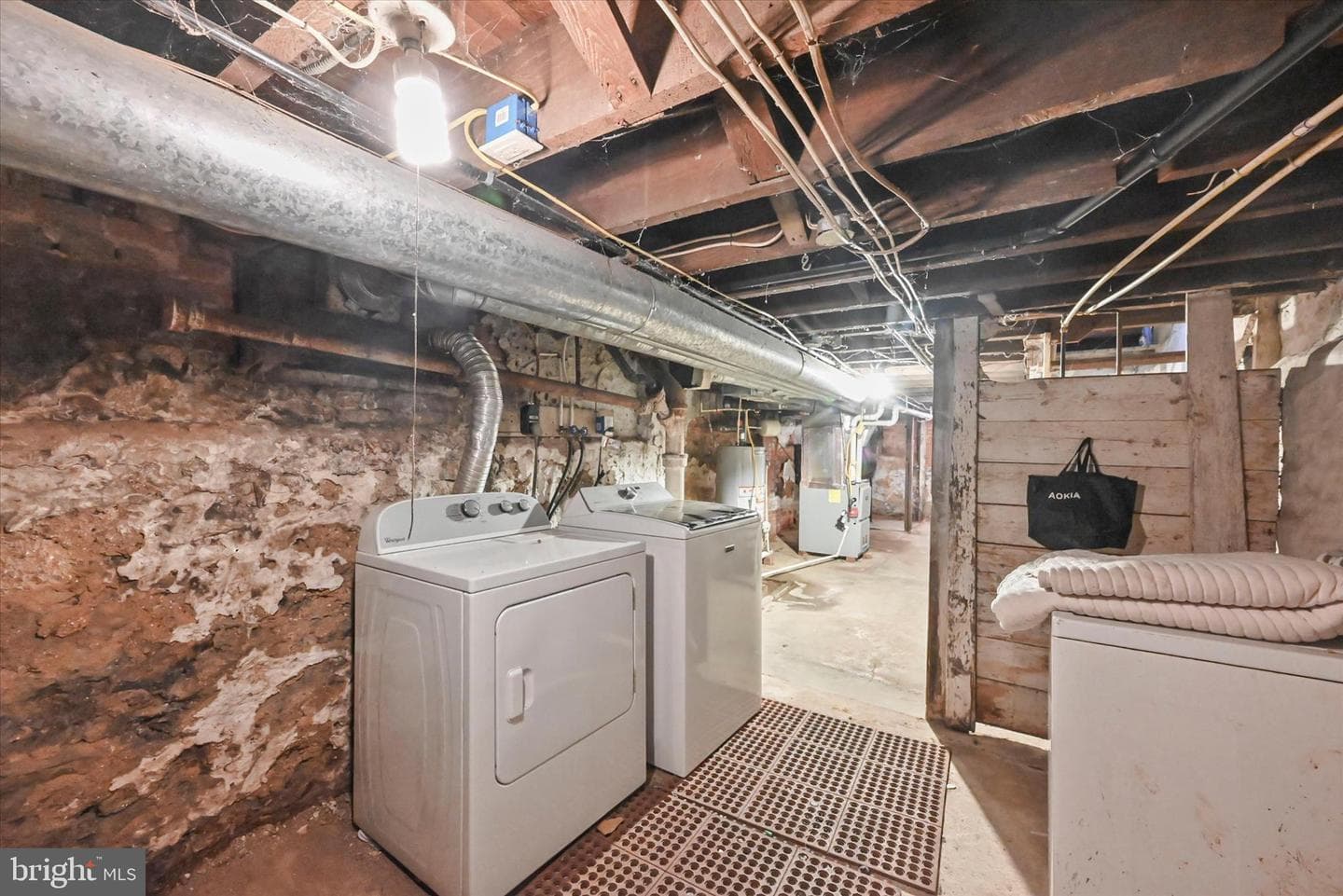 707 York Street photo 24