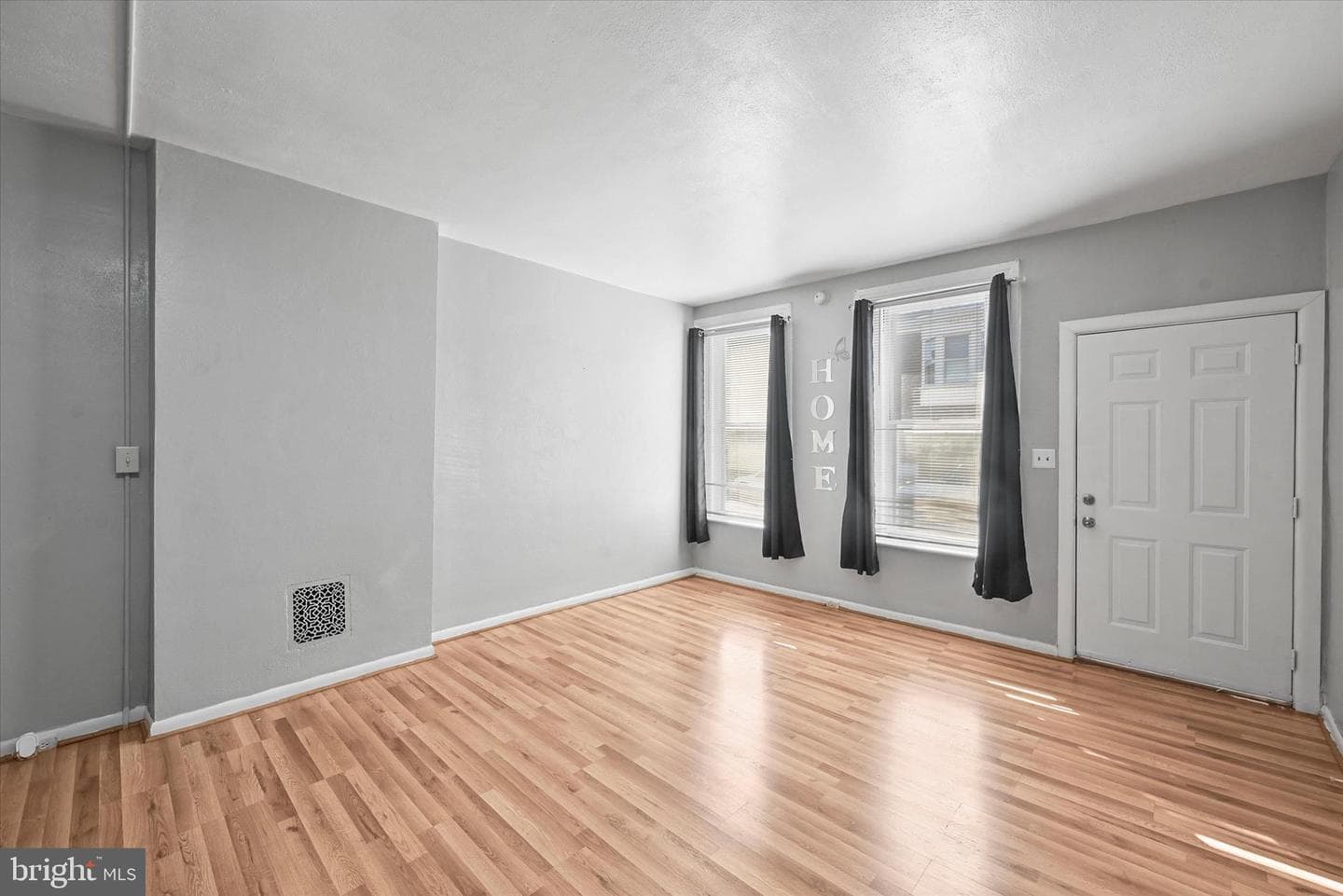 707 York Street photo 5