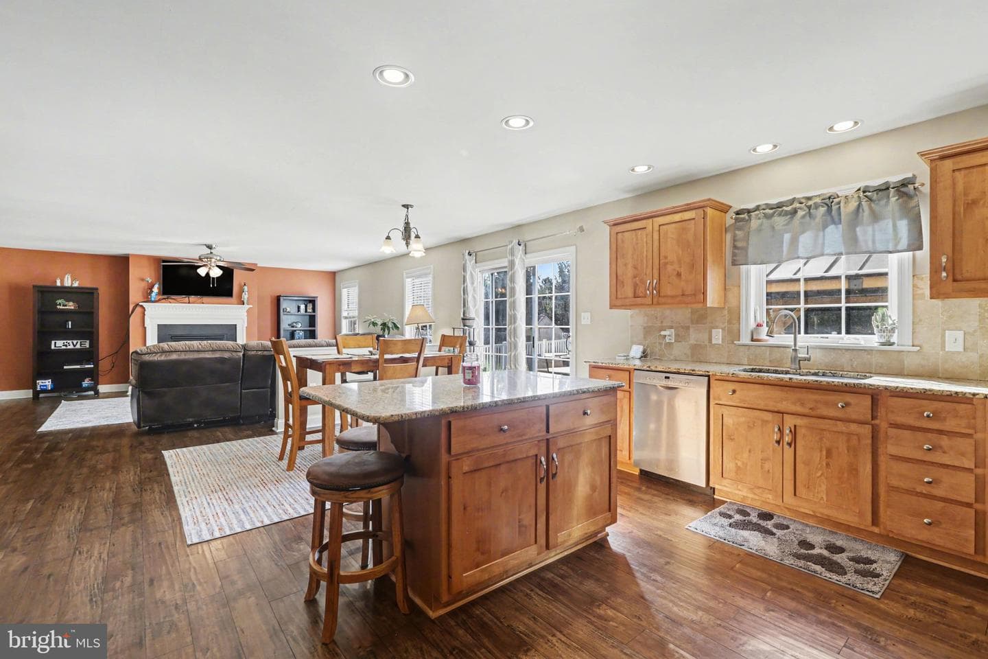 772 Rishel Drive photo 5