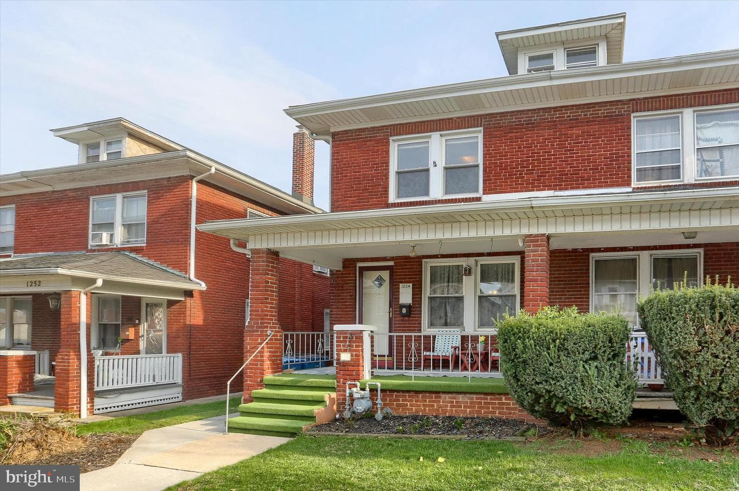1254 W Poplar Street photo 2