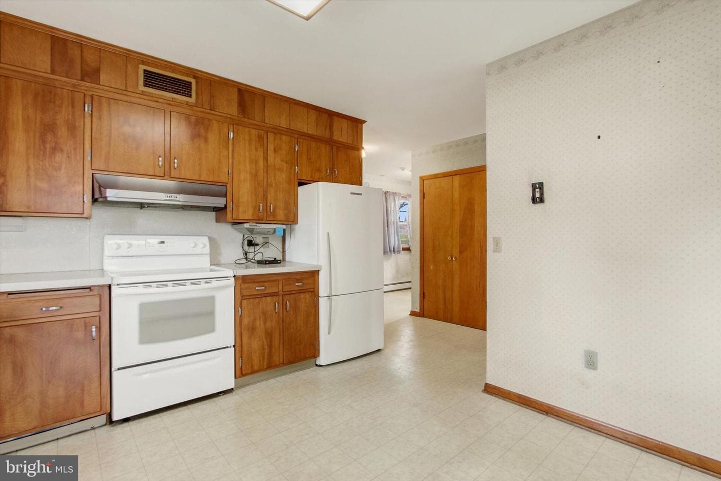 241 Charles Street photo 14