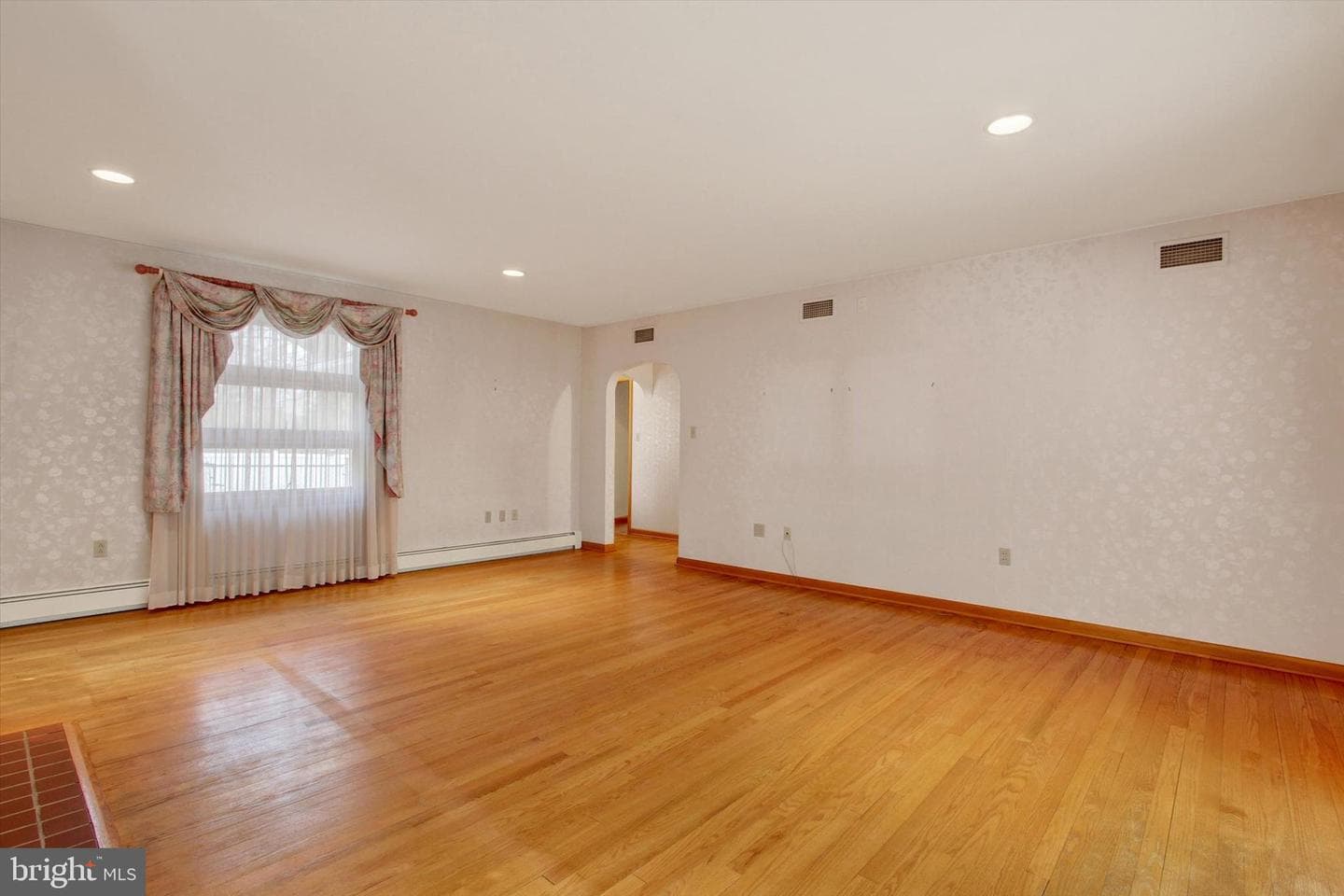 241 Charles Street photo 5