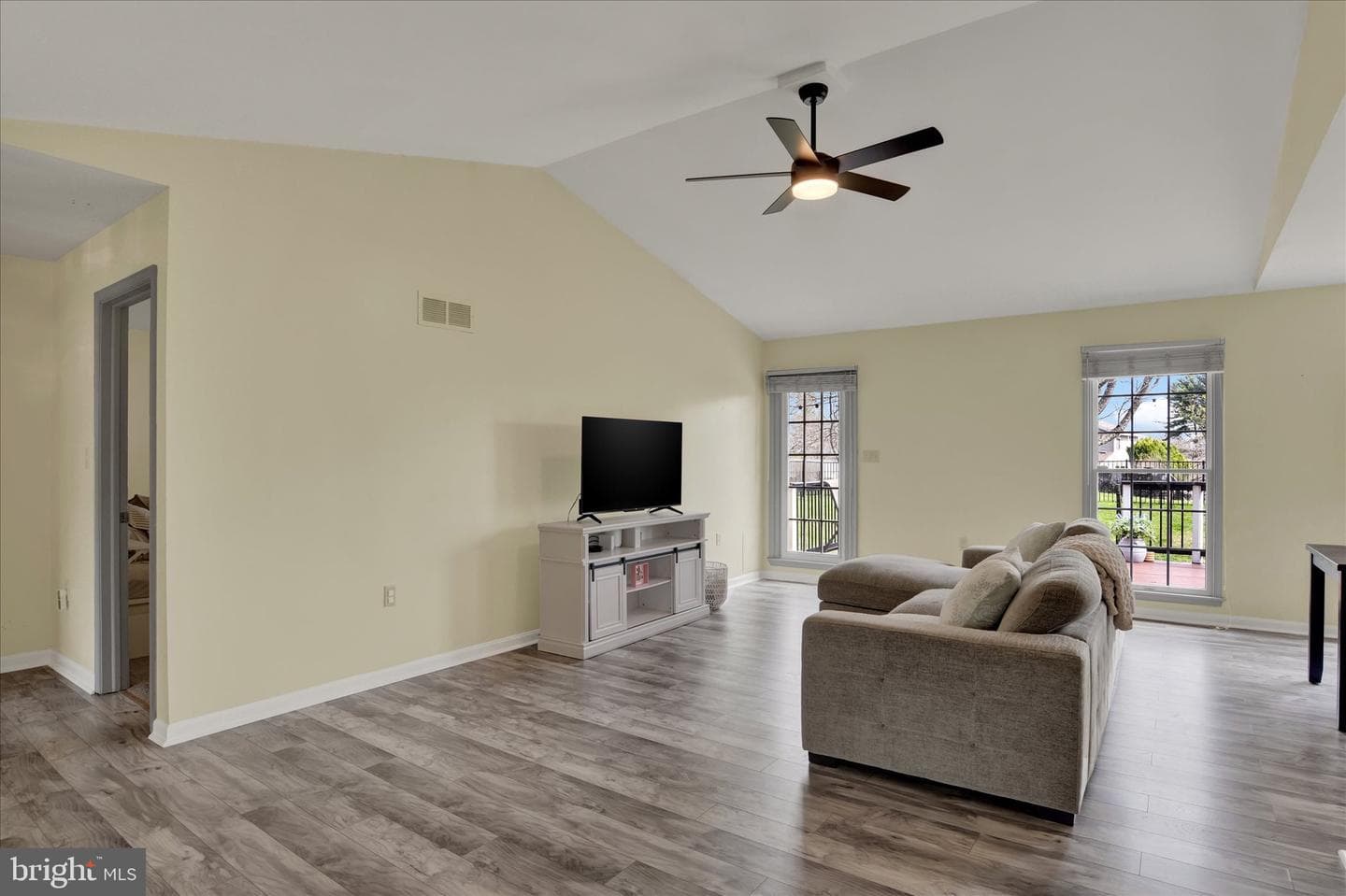466 Chestnut Way photo 13