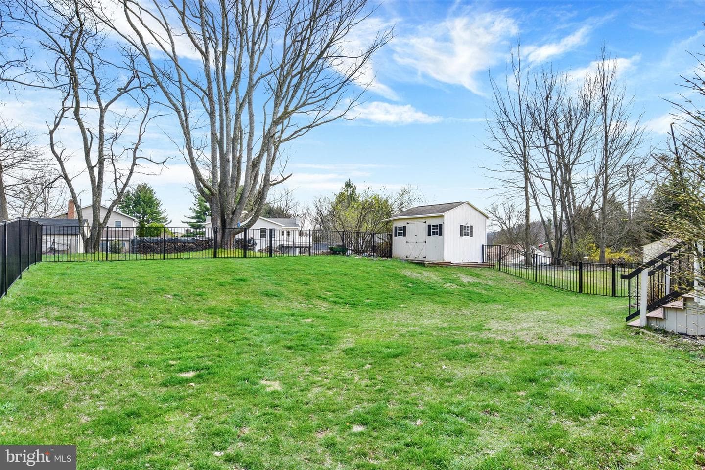 466 Chestnut Way photo 32