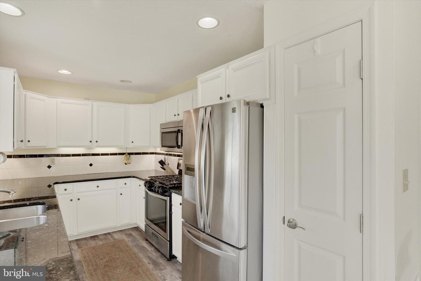 466 Chestnut Way photo 7