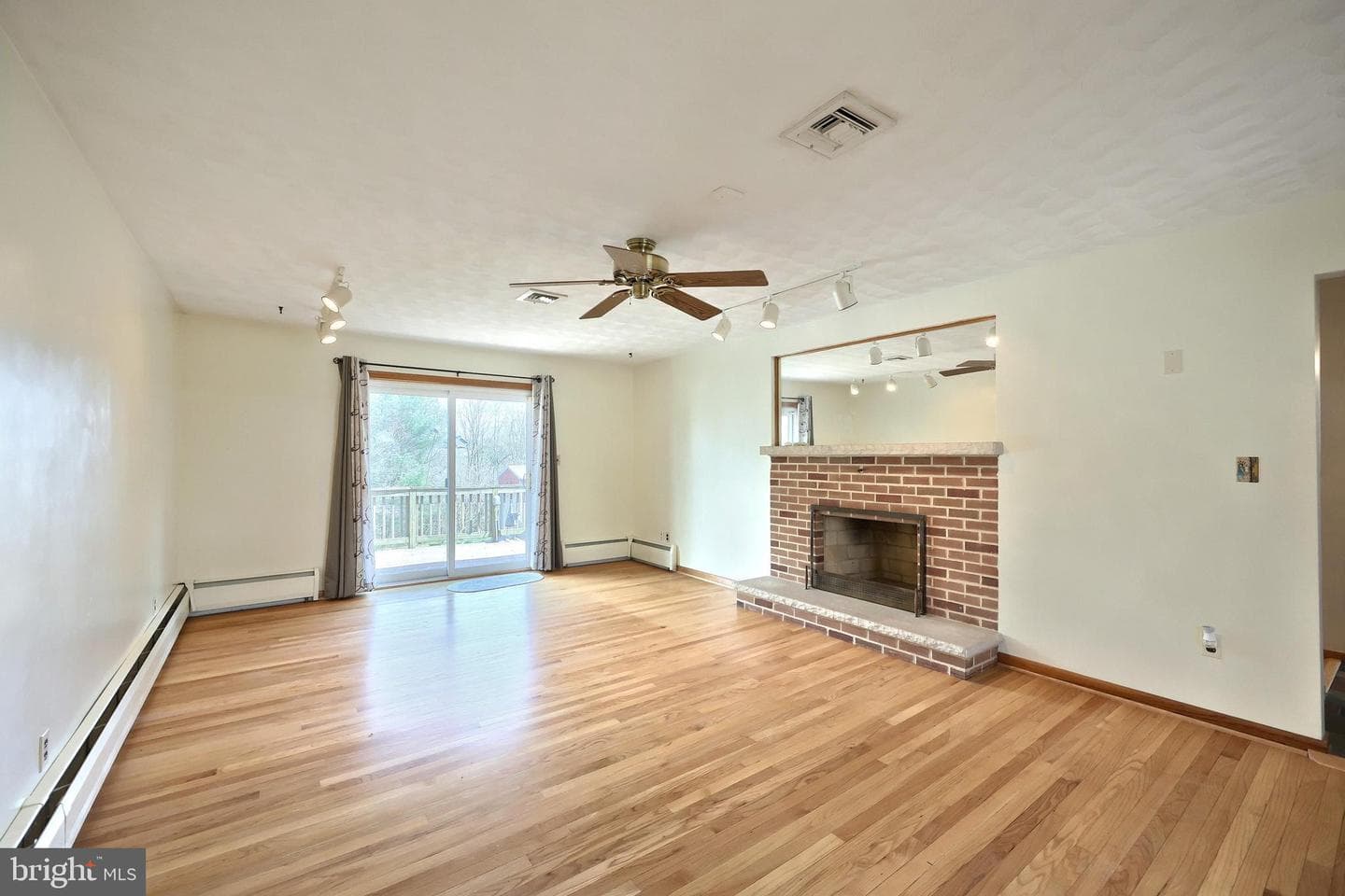 223 N 3rd Street photo 21