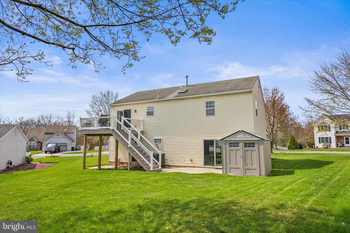 125 Winston Drive photo 32