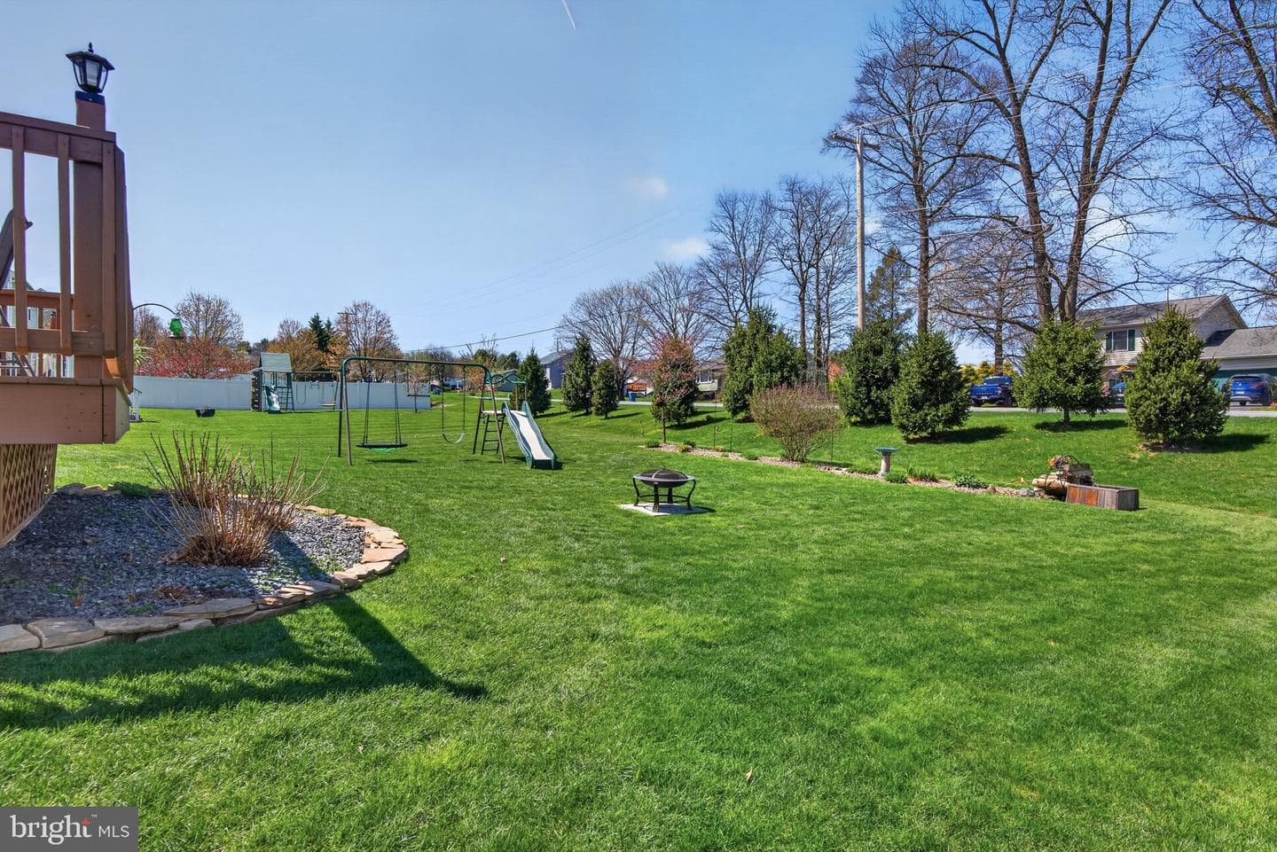 25 Thoroughbred Drive photo 31