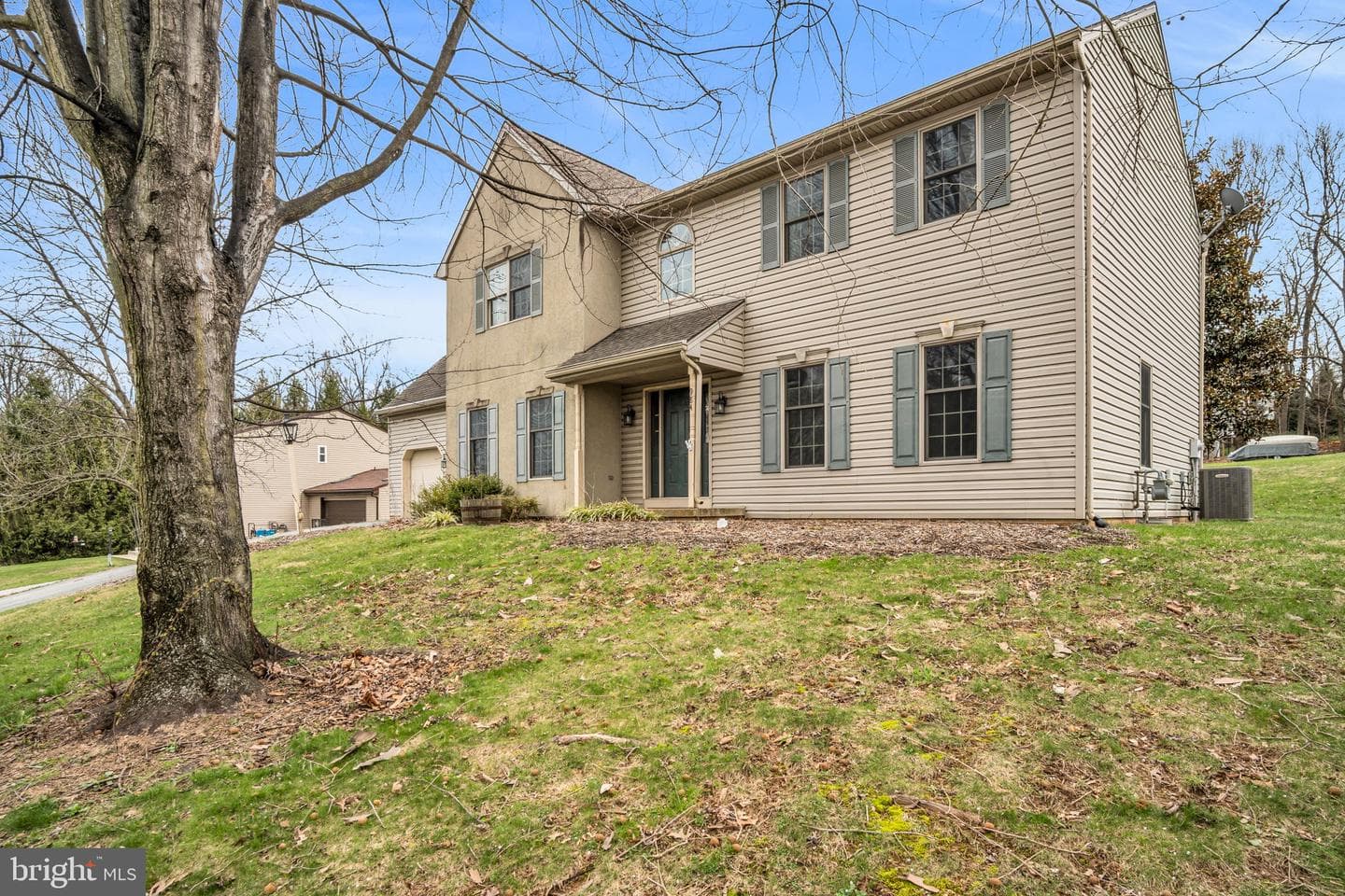984 David Drive photo 3