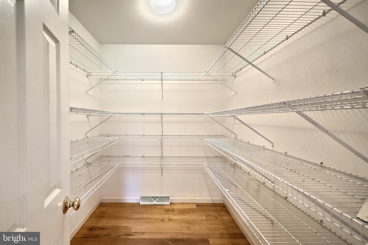 101 Fairfax Dr. photo 28