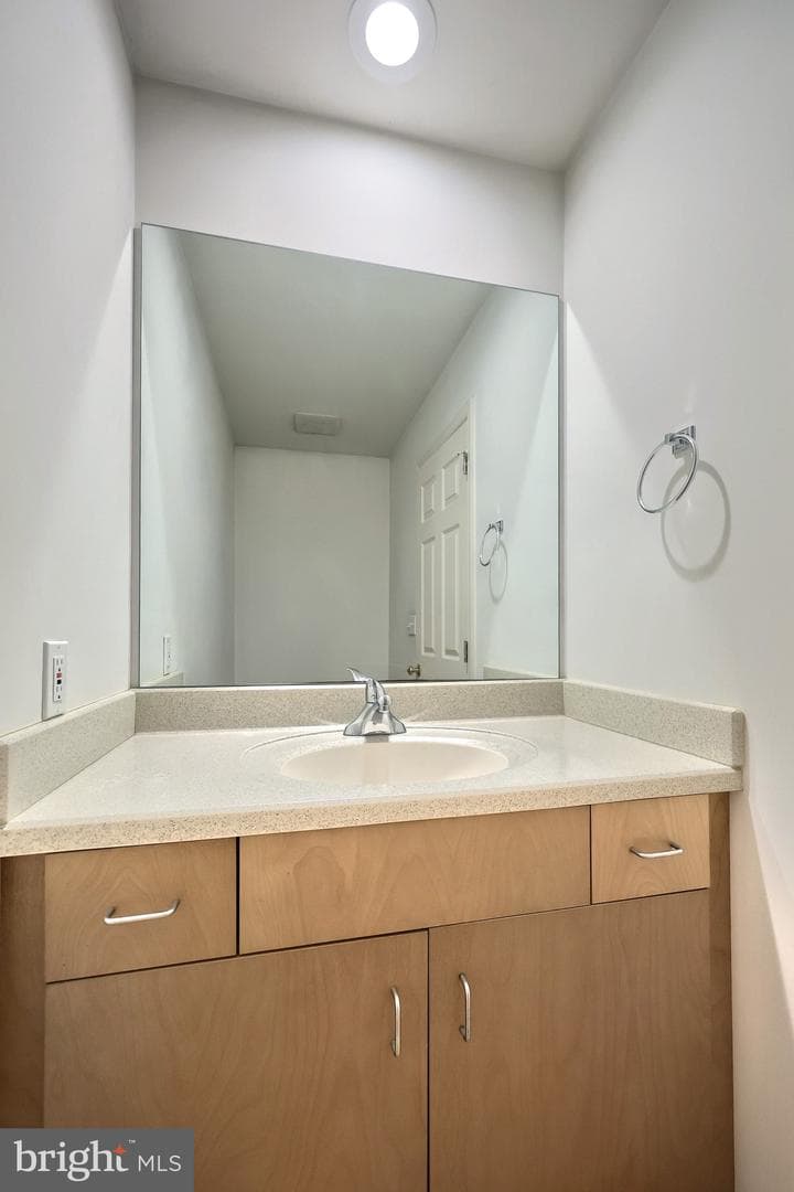 101 Fairfax Dr. photo 31