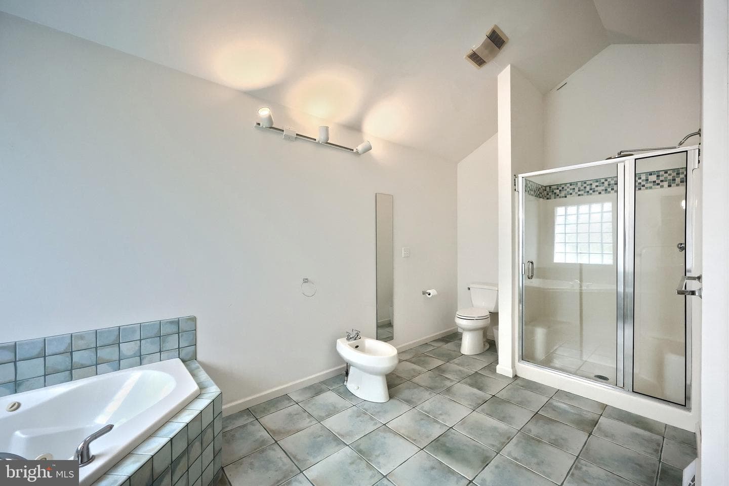 101 Fairfax Dr. photo 38