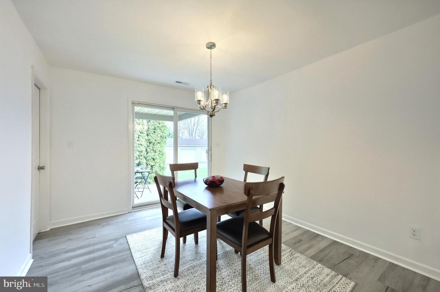 413 Springbrook Court photo 10