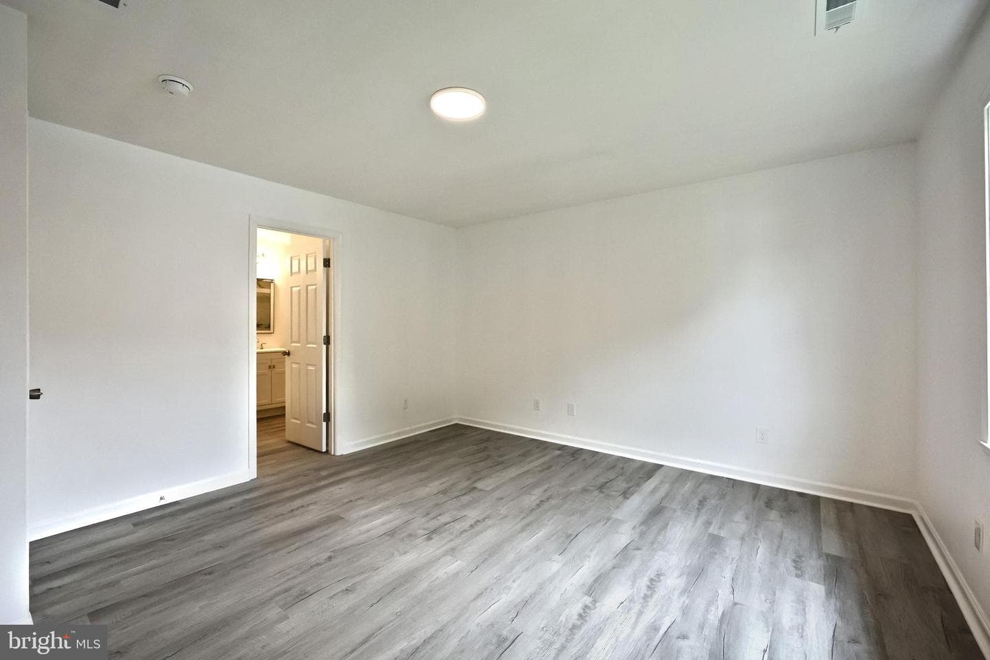 413 Springbrook Court photo 12