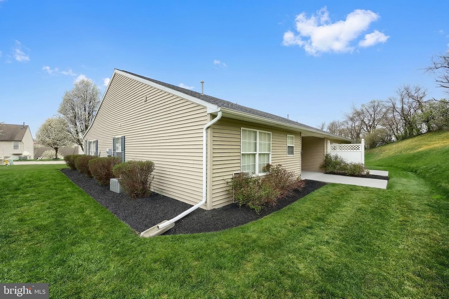 7170 Seneca Ridge Drive photo 4