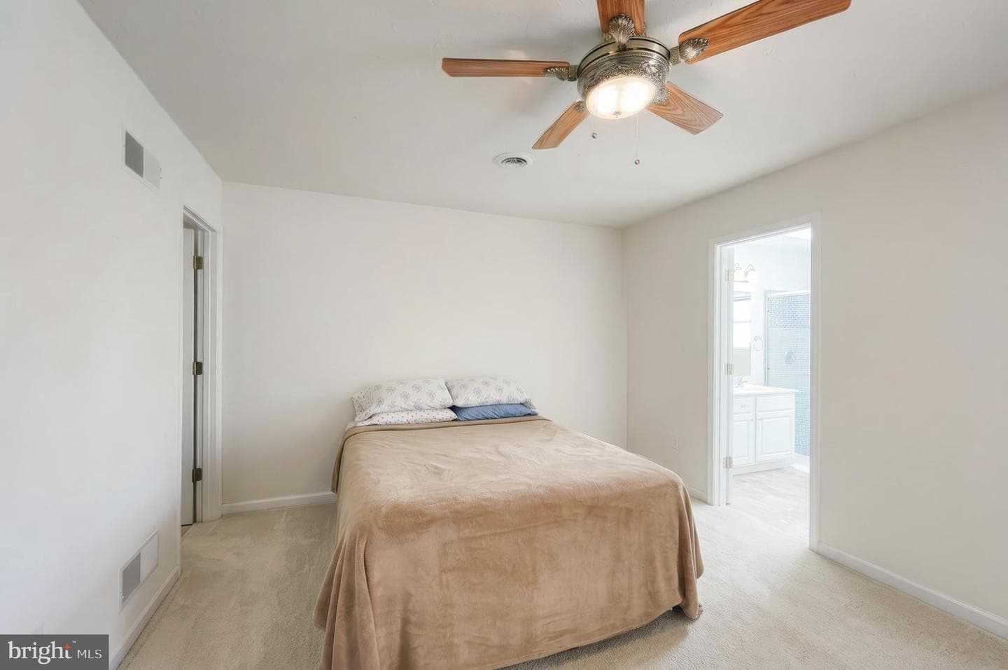 53 Zachary Drive photo 14