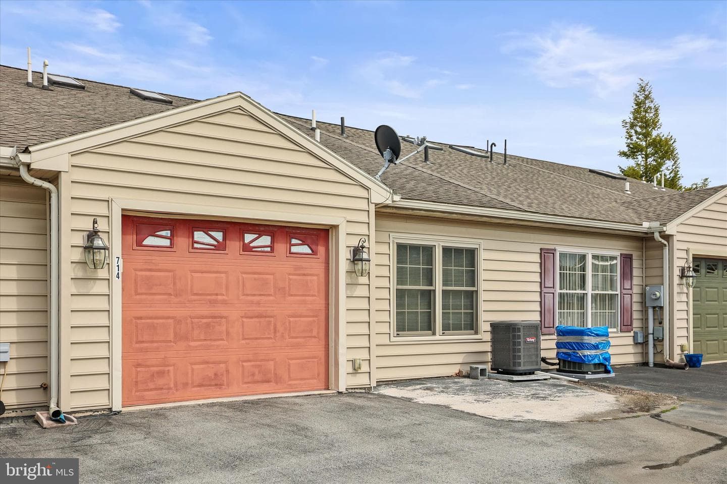 714 Randolph Street photo 27
