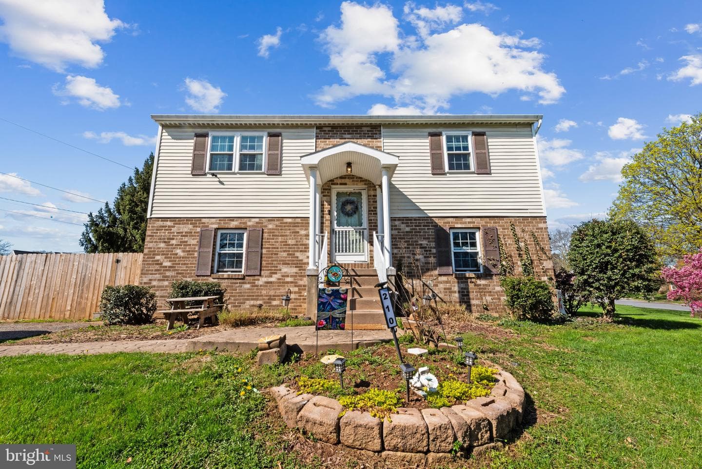 210 Wheaton Street photo 4