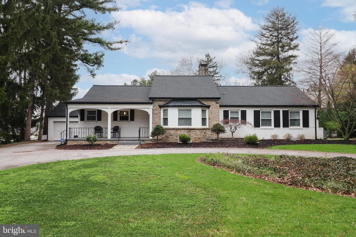 1023 Brockie Drive photo 3