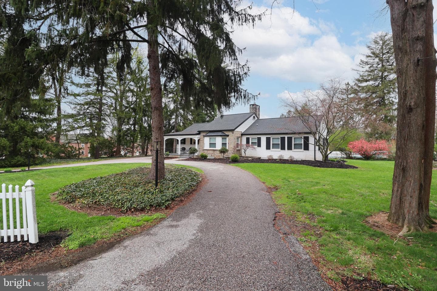1023 Brockie Drive photo 6
