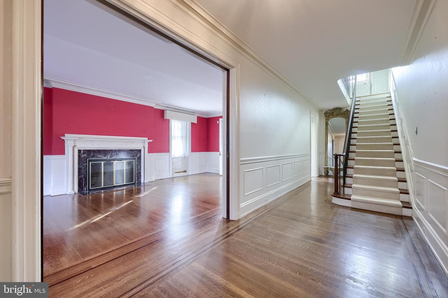 146 E Springettsbury Avenue photo 2