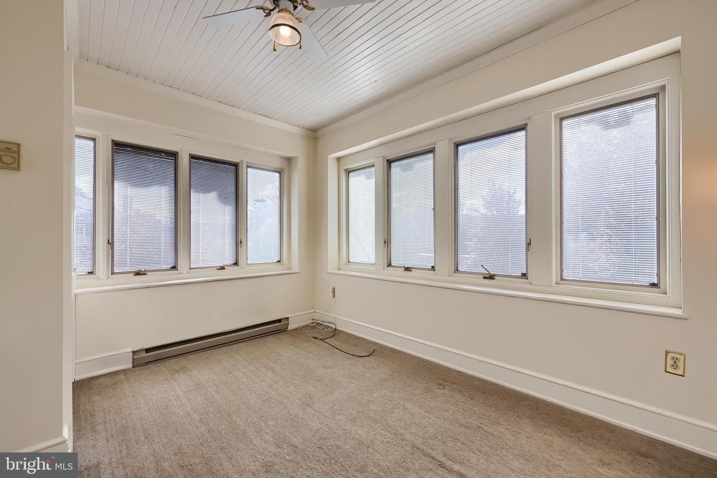 146 E Springettsbury Avenue photo 22