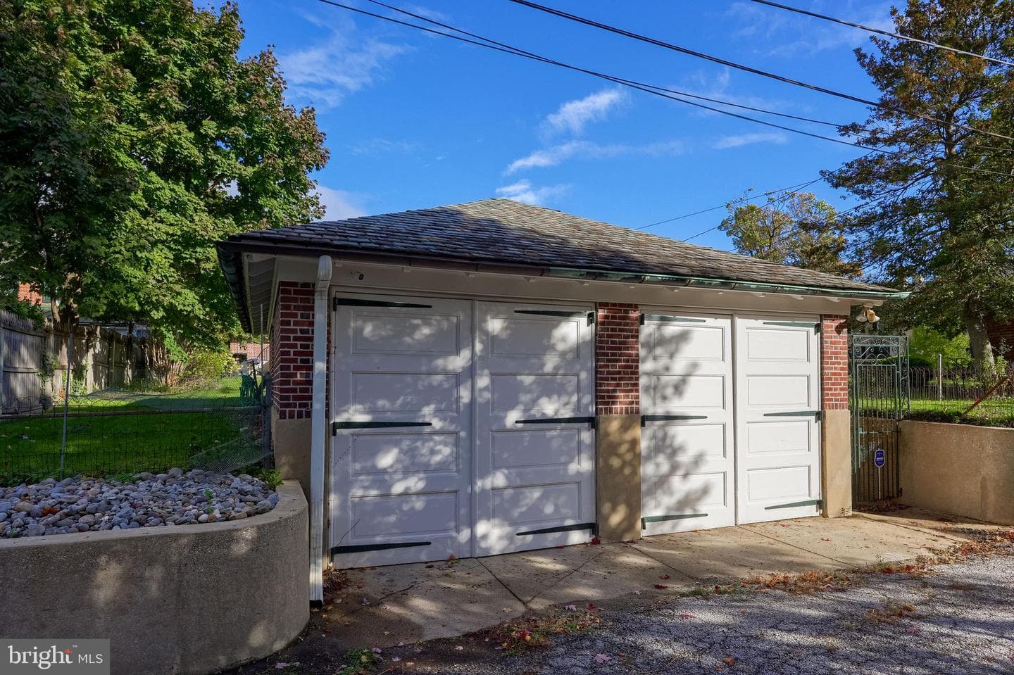 146 E Springettsbury Avenue photo 36
