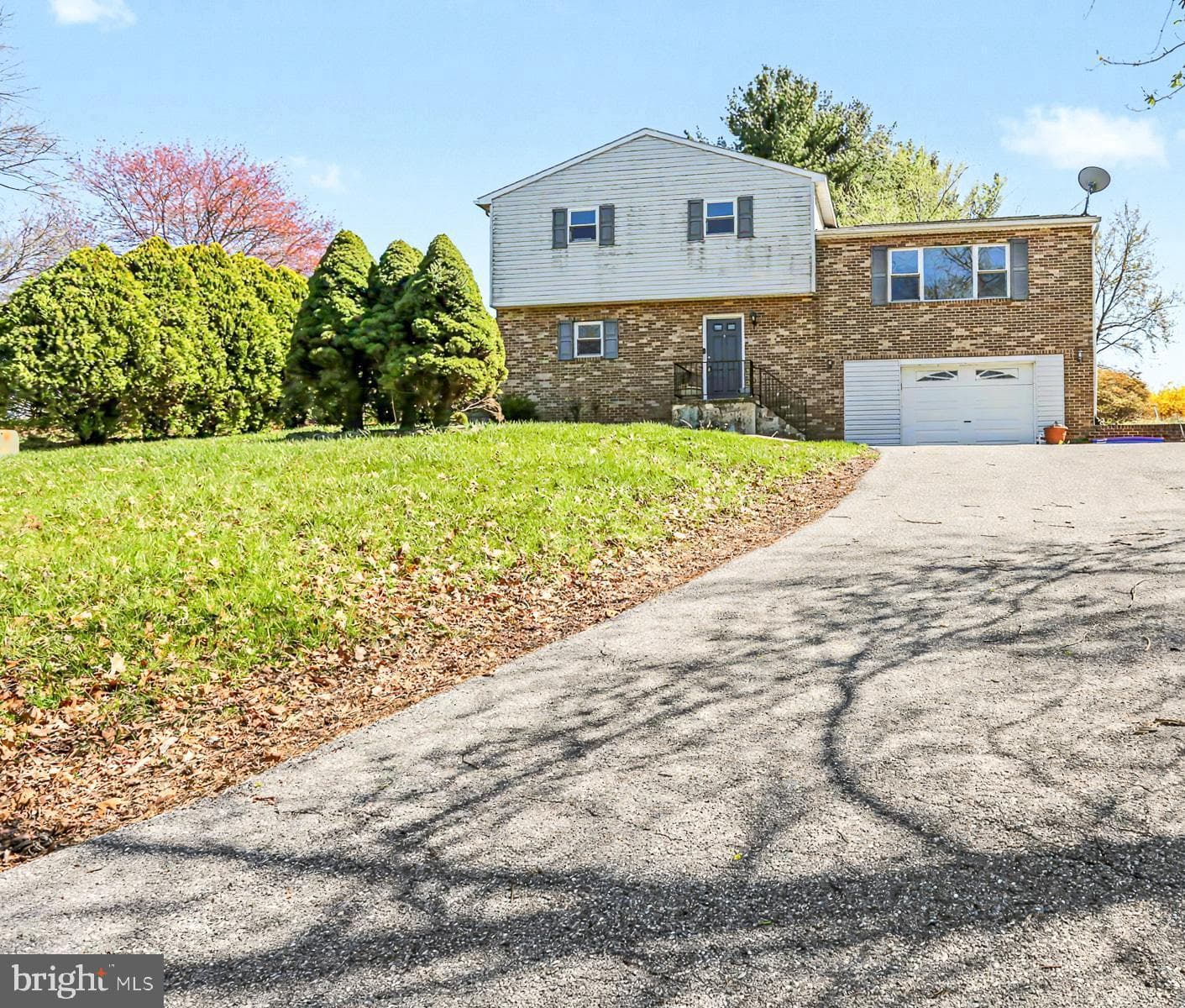 100 Hemlock Lane photo 2