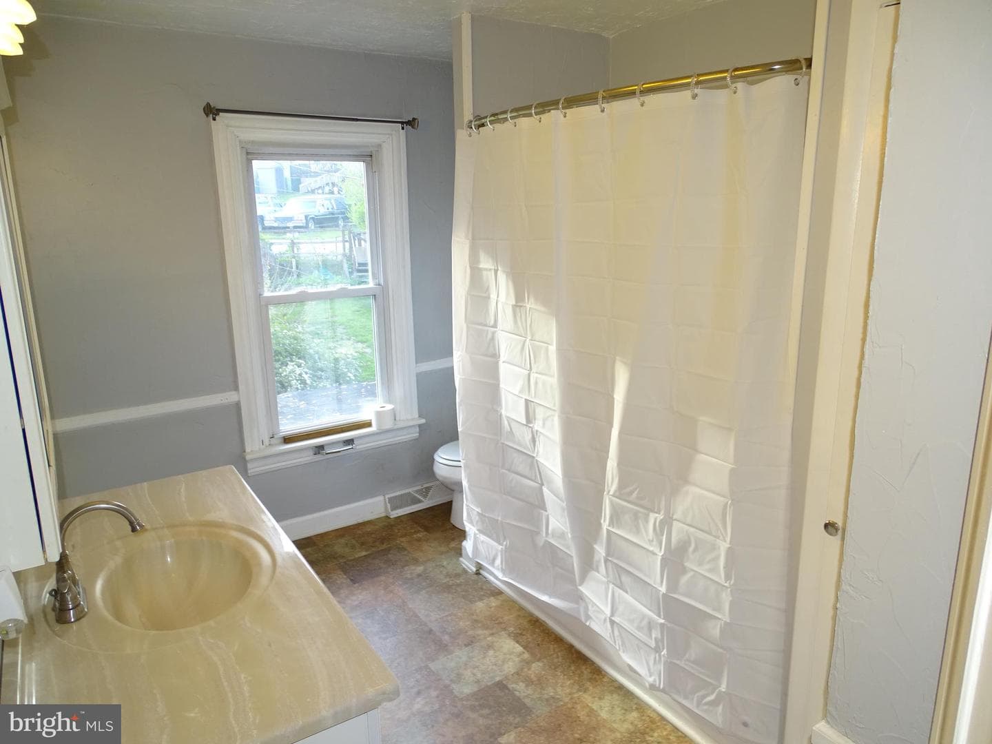 3266 Broad Street photo 21