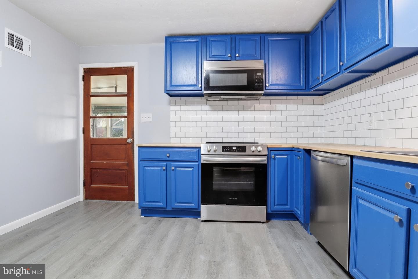 456 York Street photo 10