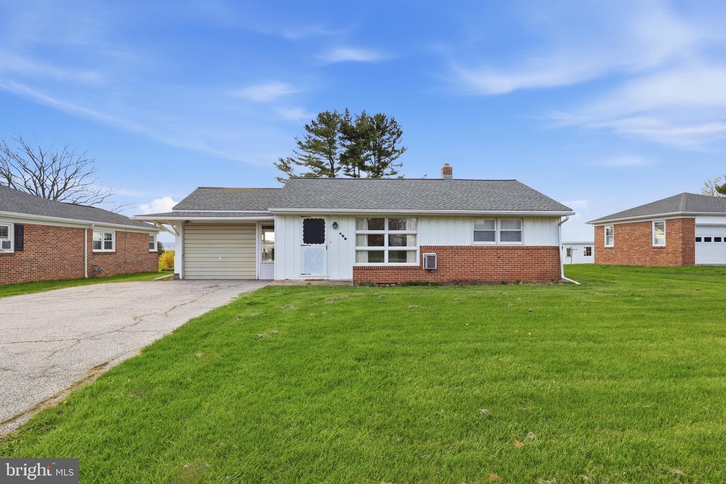 456 York Street photo 2