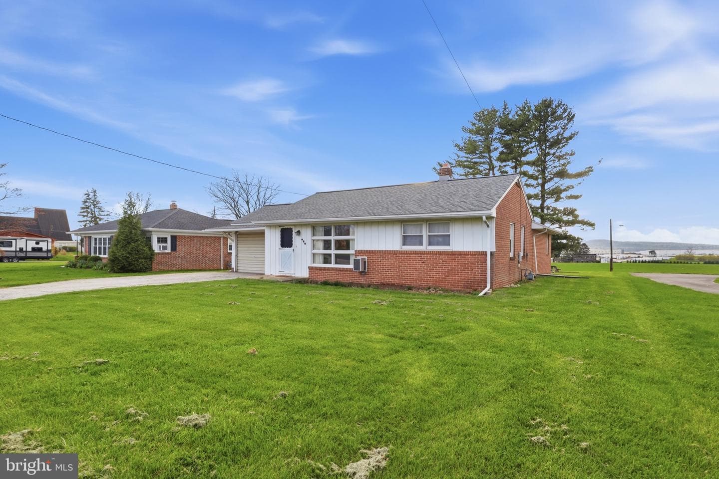 456 York Street photo 3