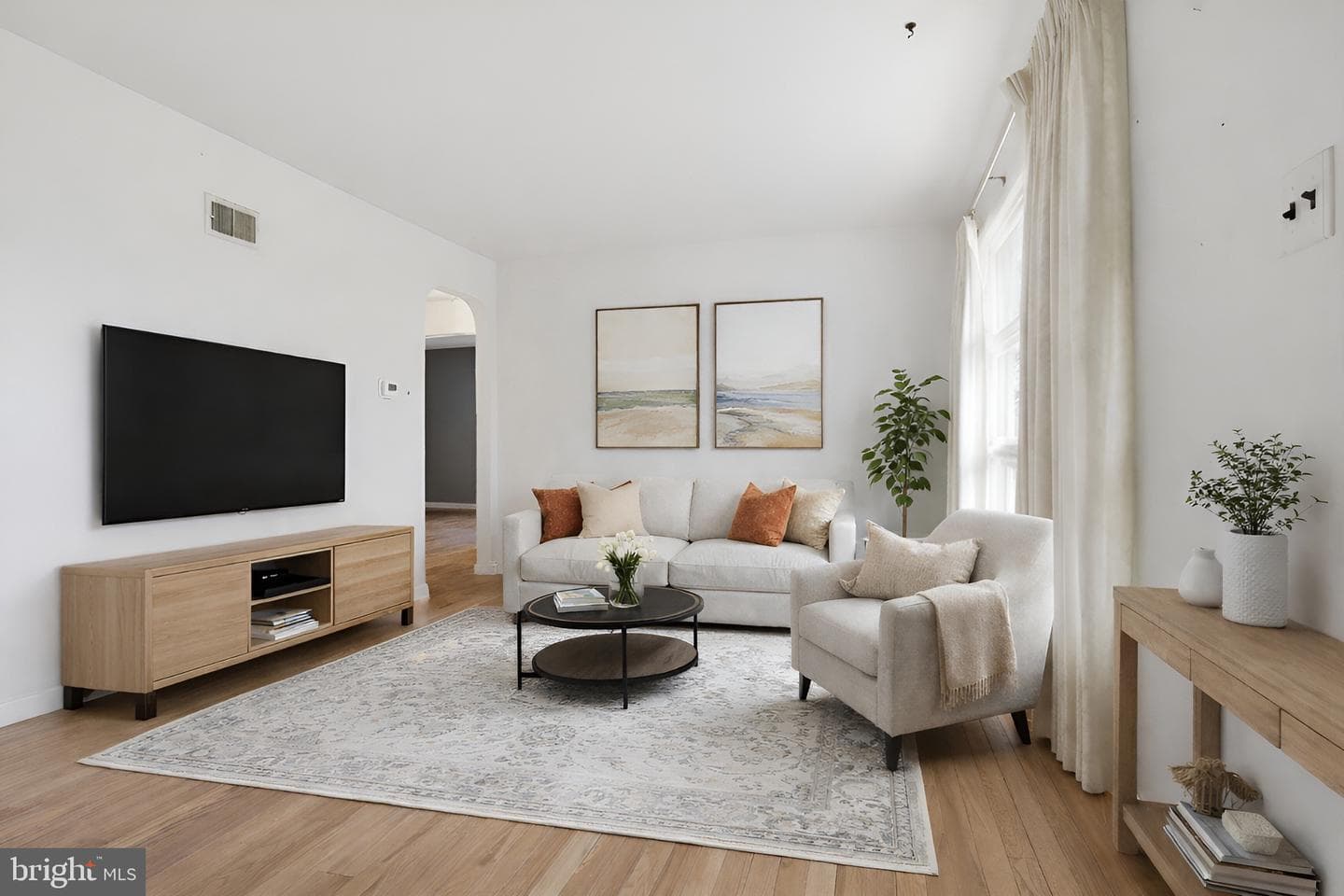 456 York Street photo 5
