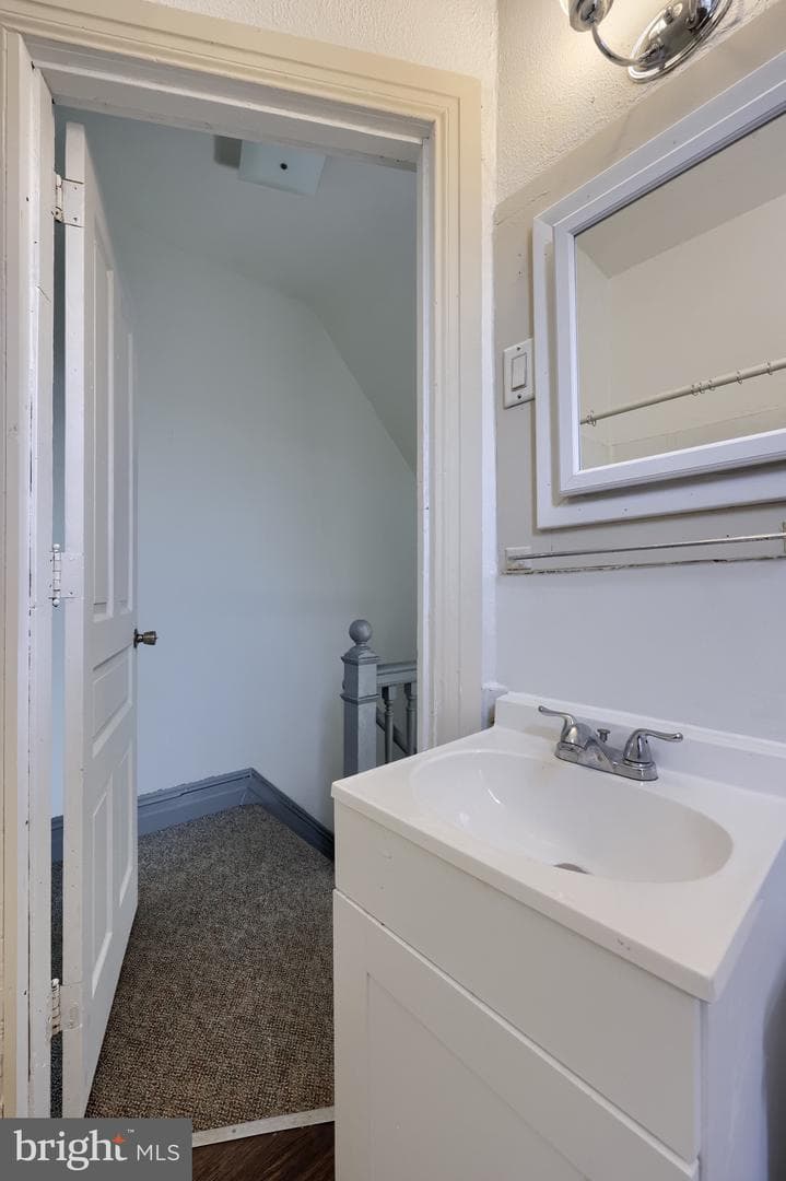 702 York Street photo 26