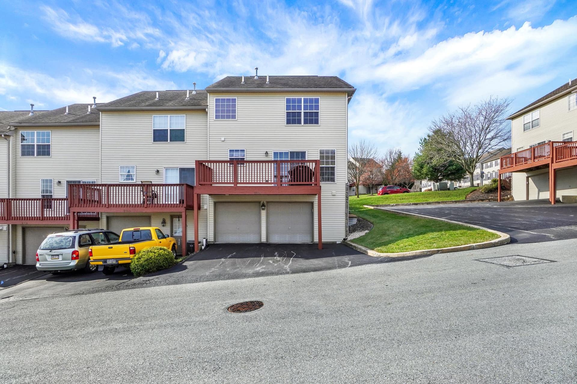 2764 Seabiscuit St photo 3