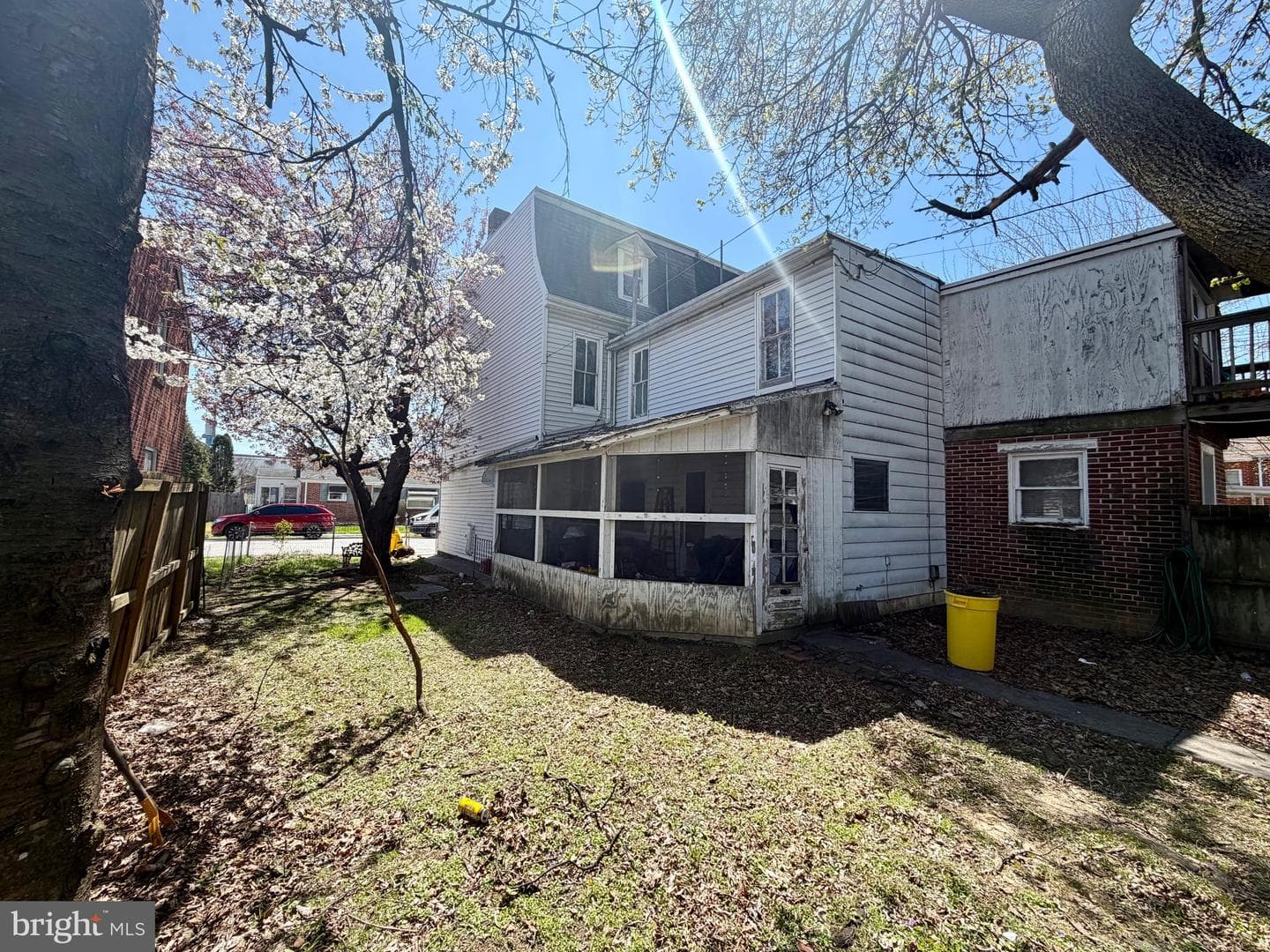 1039 E Poplar Street photo 17