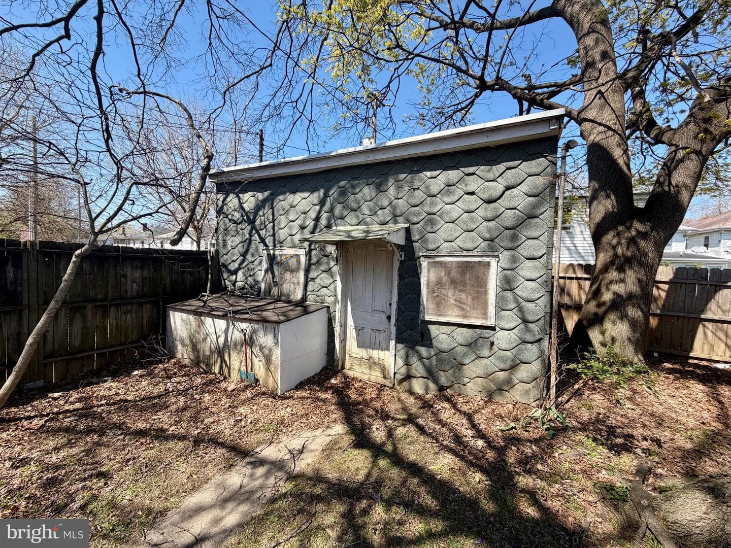 1039 E Poplar Street photo 20