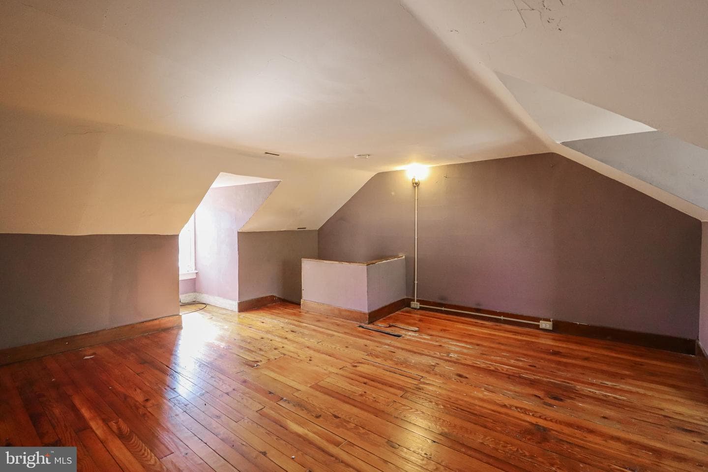 546 Smith Street photo 23