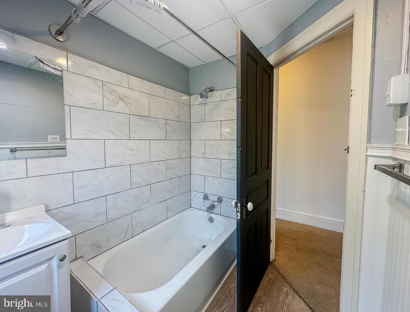 546 Smith Street photo 29