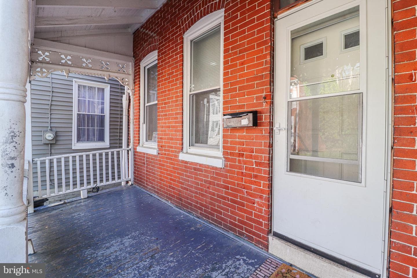 546 Smith Street photo 4