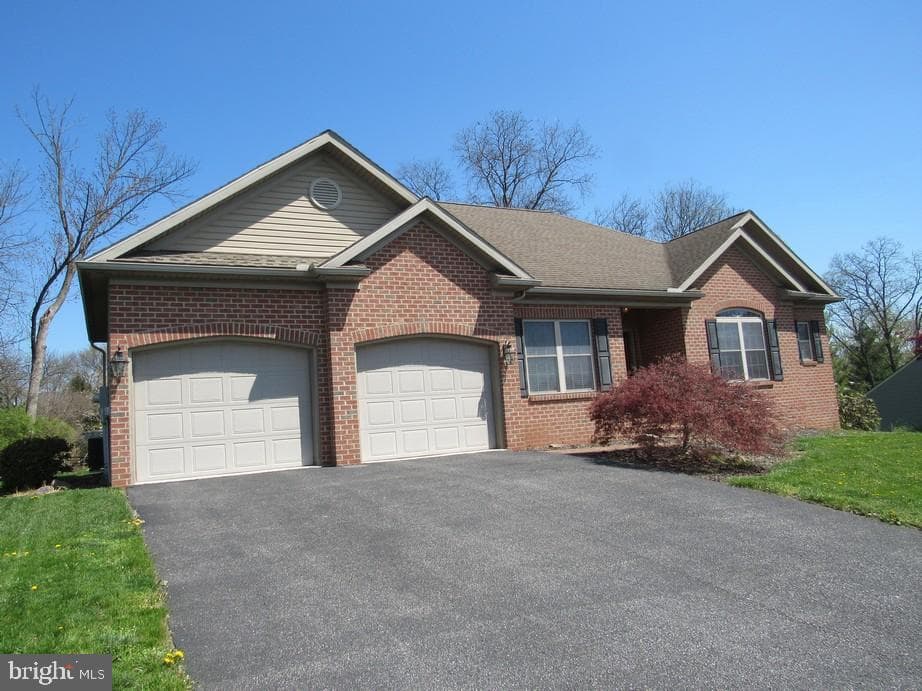 1321 Bee Jay Drive photo 2