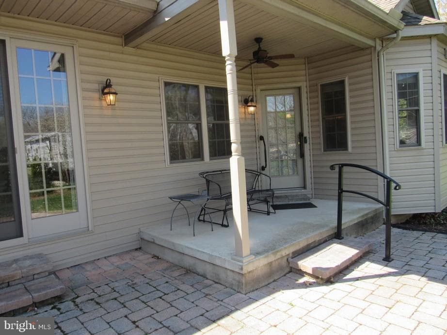 1321 Bee Jay Drive photo 4