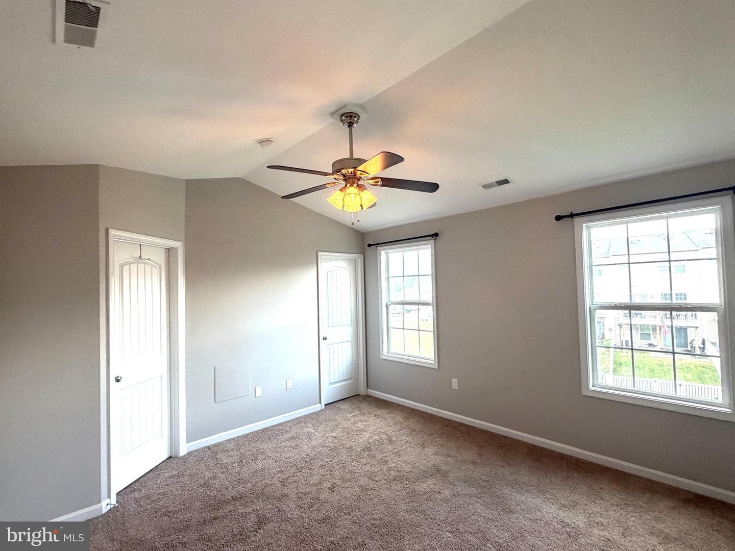 522 Charles Avenue photo 28
