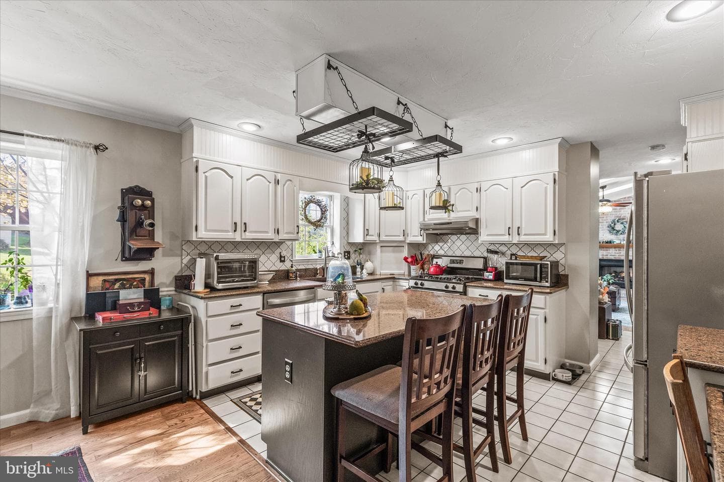 10 Amanda Avenue photo 14