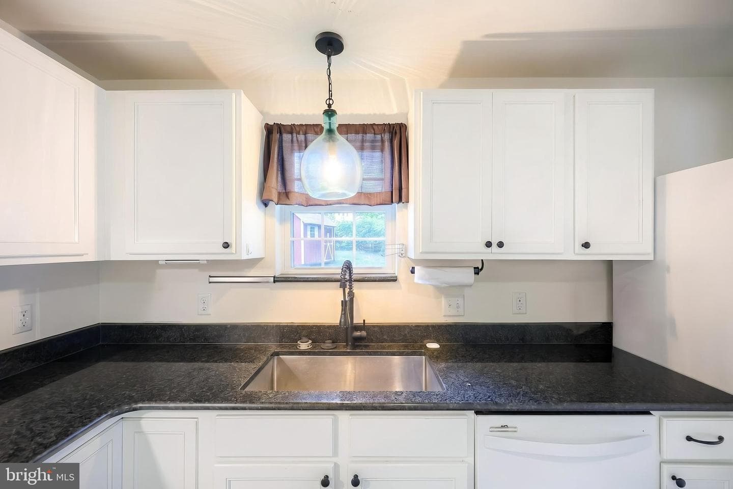 496 Lakeside Drive photo 23